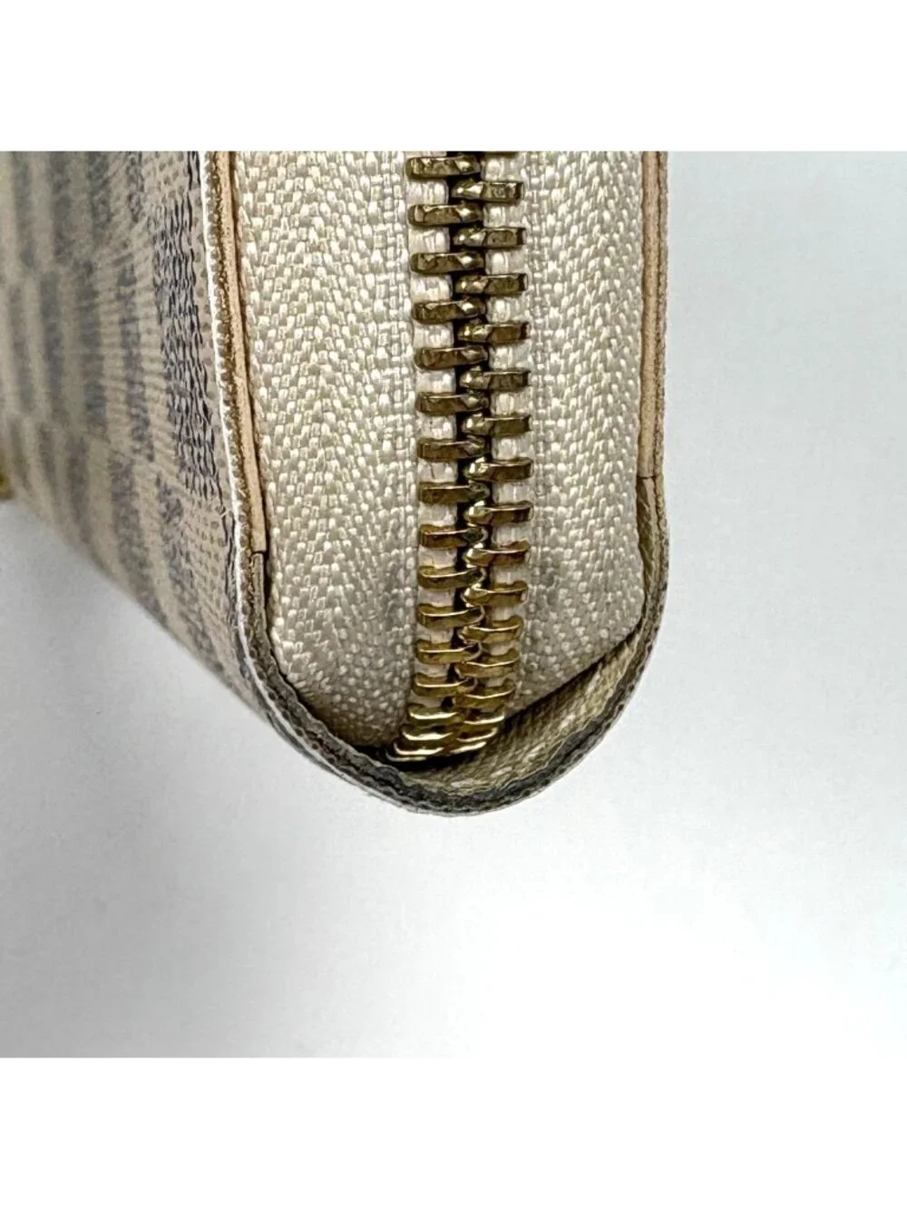 Louis Vuitton Zippy Wallet Round Zip Damier Azur White